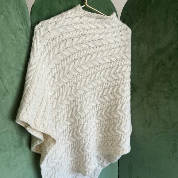 100% Merino Wool 🇮🇪 Made in Ireland Irelandseye Cream Cape Size L/XL - Picture 5 of 9